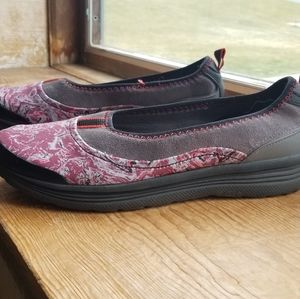 Bzees Naturalizer Womens 9M Flat